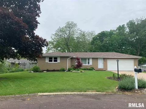 403 Spring Ct, Washington, IL 61571 photo 2