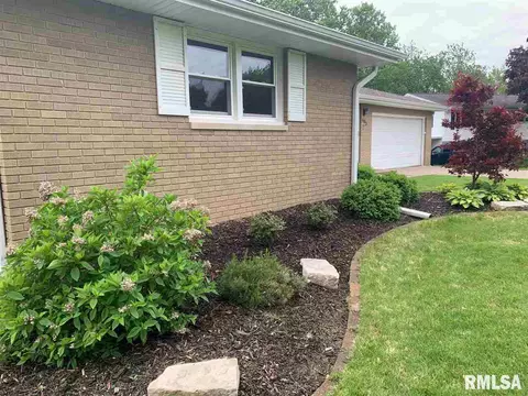 403 Spring Ct, Washington, IL 61571 photo 3