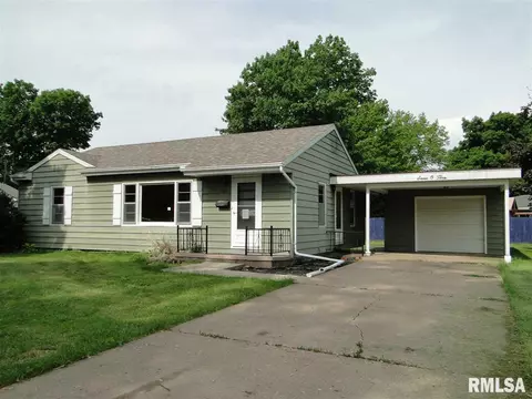 703 Bobby, Macomb, IL 61455 photo 1