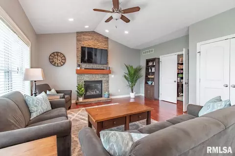 1210 N Hampton Dr, Washington, IL 61571 photo 15