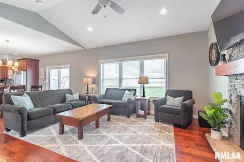 1210 N Hampton Dr, Washington, IL 61571 photo 13