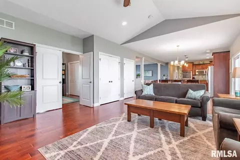 1210 N Hampton Dr, Washington, IL 61571 photo 14