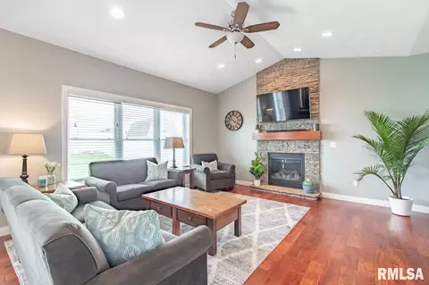 1210 N Hampton Dr, Washington, IL 61571 photo 12