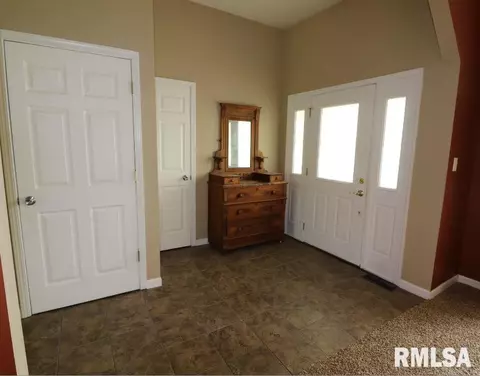 2117 W Brenyn Ct, Dunlap, IL 61525 photo 3