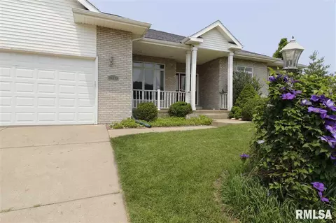 2117 W Brenyn Ct, Dunlap, IL 61525 photo 2
