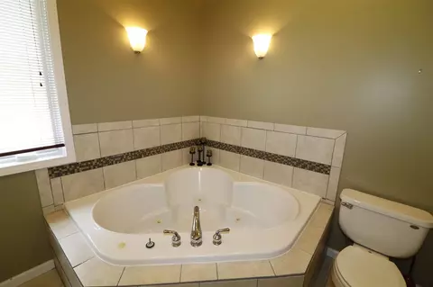 2117 W Brenyn Ct, Dunlap, IL 61525 photo 23