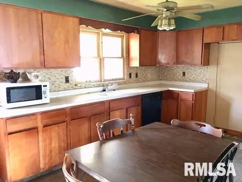 842 S 3rd Ave, Canton, IL 61520 photo 17