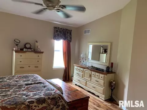 1064 Willow Rd, Macomb, IL 61455 photo 17