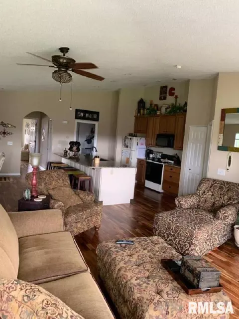 1064 Willow Rd, Macomb, IL 61455 photo 4