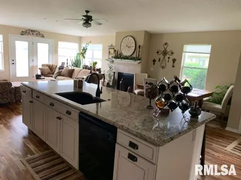 1064 Willow Rd, Macomb, IL 61455 photo 9