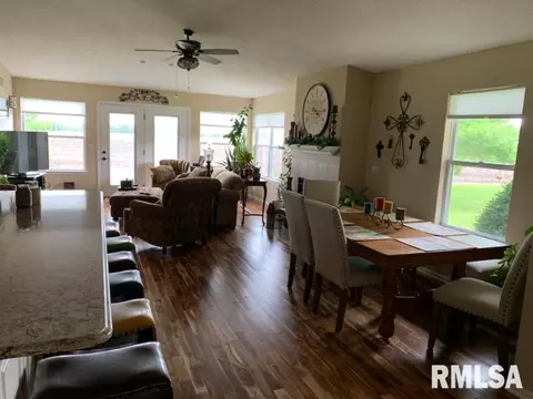 1064 Willow Rd, Macomb, IL 61455 photo 8