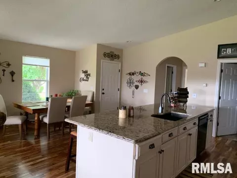 1064 Willow Rd, Macomb, IL 61455 photo 6