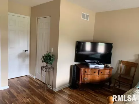 1064 Willow Rd, Macomb, IL 61455 photo 15