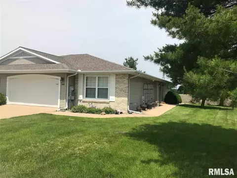 1064 Willow Rd, Macomb, IL 61455 photo 1