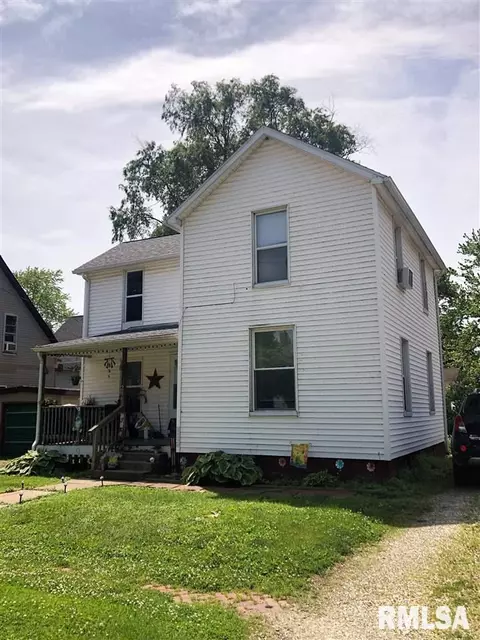 266 E Olive St, Canton, IL 61520 photo 1