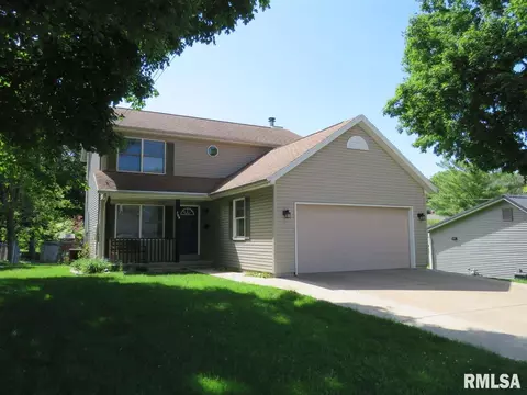 504 S Henry St, Eureka, IL 61530 photo 1