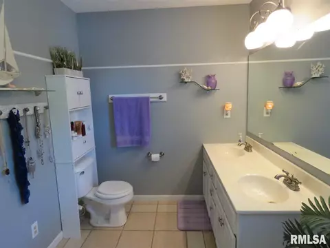 504 S Henry St, Eureka, IL 61530 photo 14