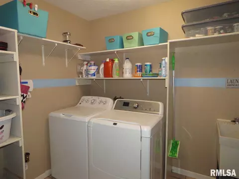 504 S Henry St, Eureka, IL 61530 photo 30