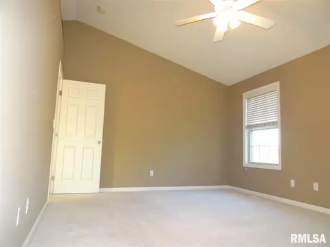 10904 N Crestpointe Ln, Dunlap, IL 61525 photo 15