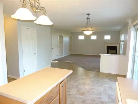 10904 N Crestpointe Ln, Dunlap, IL 61525 photo 8