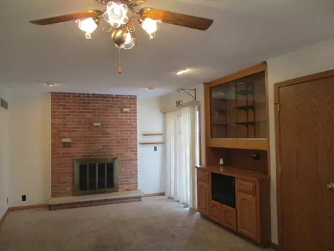 89 Oak Lane Ln, Henry, IL 61537 photo 4