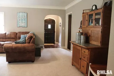 201 S Hamilton, Eureka, IL 61530 photo 6