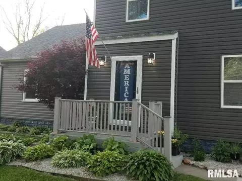 426 E Walnut St, Washburn, IL 61570 photo 2