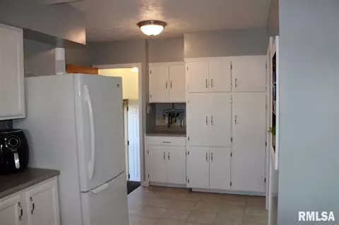 426 E Walnut St, Washburn, IL 61570 photo 14