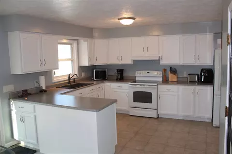 426 E Walnut St, Washburn, IL 61570 photo 11