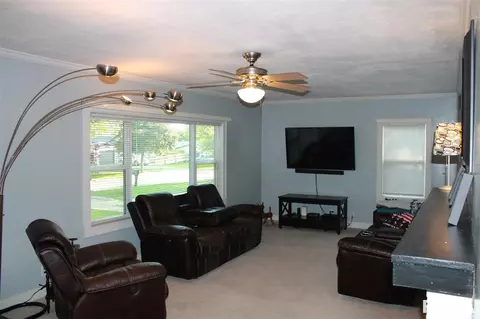 426 E Walnut St, Washburn, IL 61570 photo 6