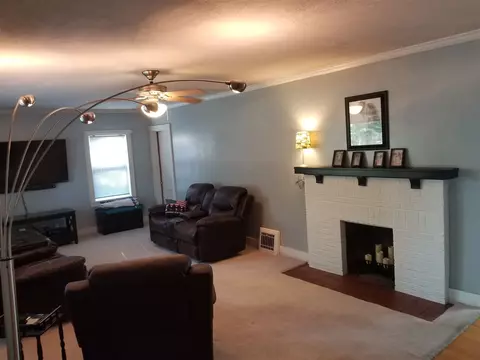 426 E Walnut St, Washburn, IL 61570 photo 5
