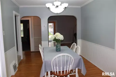 426 E Walnut St, Washburn, IL 61570 photo 9