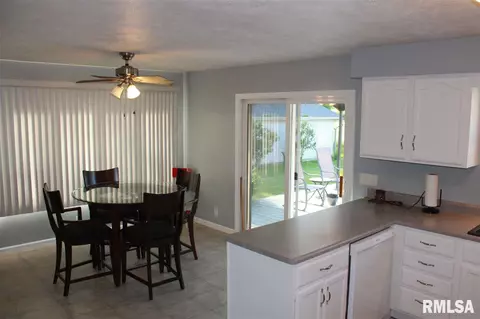 426 E Walnut St, Washburn, IL 61570 photo 15