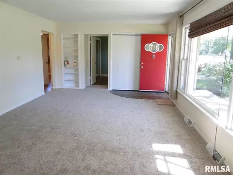 108 Jana Rd, Macomb, IL 61455 photo 5