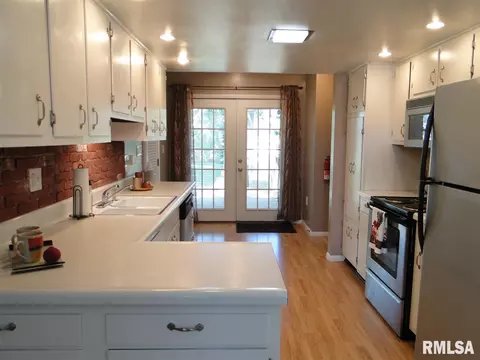 108 Jana Rd, Macomb, IL 61455 photo 7