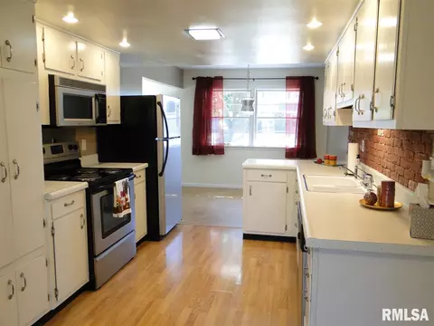 108 Jana Rd, Macomb, IL 61455 photo 8