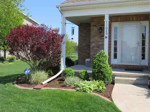 11020 N Crestpointe Ln, Dunlap, IL 61525 photo 2
