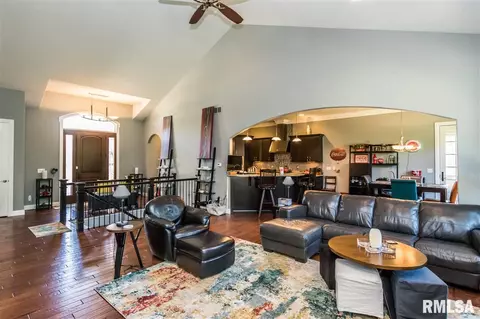 8801 N Westpoint Ct, Edwards, IL 61528 photo 5