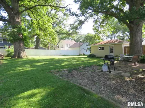 402 W Maple Dr, Eureka, IL 61530 photo 22