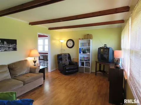402 W Maple Dr, Eureka, IL 61530 photo 6