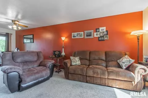 208 Pine Cir, Eureka, IL 61530 photo 12