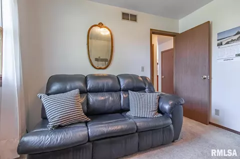 208 Pine Cir, Eureka, IL 61530 photo 36