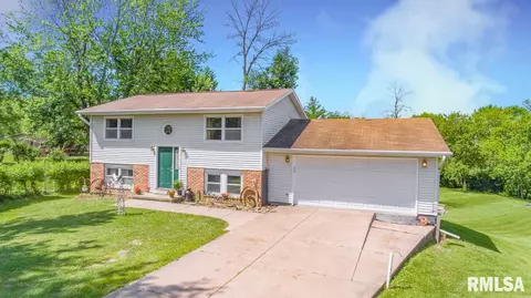 208 Pine Cir, Eureka, IL 61530 photo 1