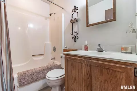 208 Pine Cir, Eureka, IL 61530 photo 28