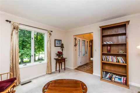 700 Bayside Dr, Germantown Hills, IL 61548 photo 4