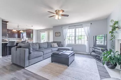 2411 W Marks Pl, Dunlap, IL 61525 photo 7