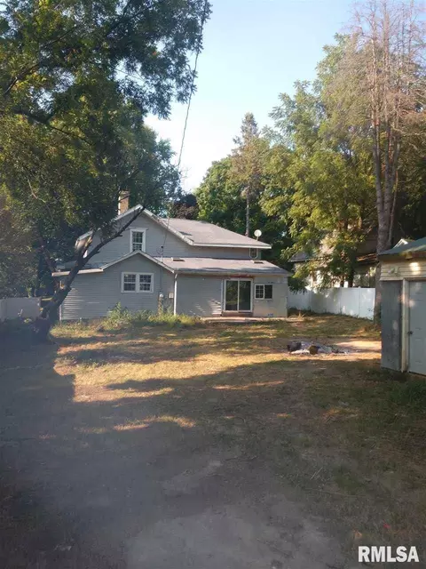 404 W 3rd St, Delavan, IL 61734 photo 7