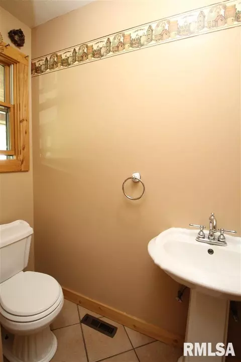 205 Starr Ct, Washington, IL 61571 photo 10