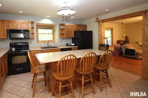 205 Starr Ct, Washington, IL 61571 photo 6