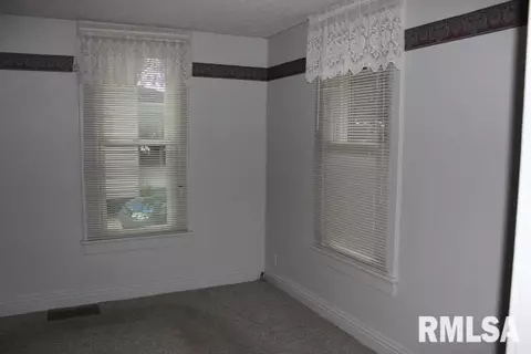 609 Custer Pl, Canton, IL 61520 photo 14
